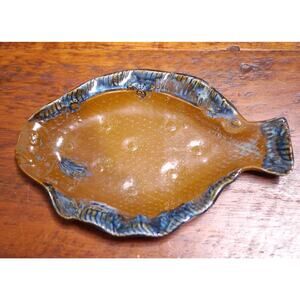 Vtg Handmade Glazed Studio Pottery Flounder Fish Plate Platter Dish Signed 9.5”